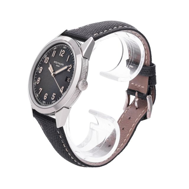 Patek Philippe Calatrava 5226G-001 Image 2